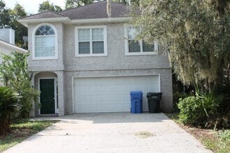 Building Photo - 609 Cedar St