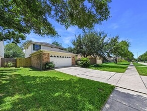Building Photo - 814 Lochnell Dr