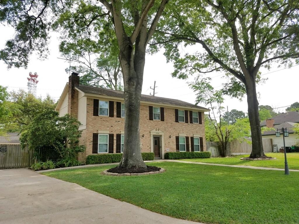 Primary Photo - 19306 Enchanted Oaks Dr