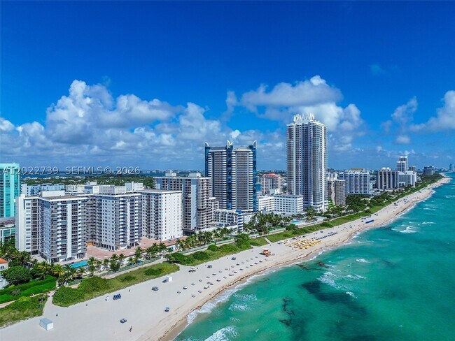 Foto del edificio - 6039 Collins Ave