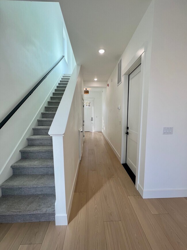 Building Photo - 331 Talons Dr