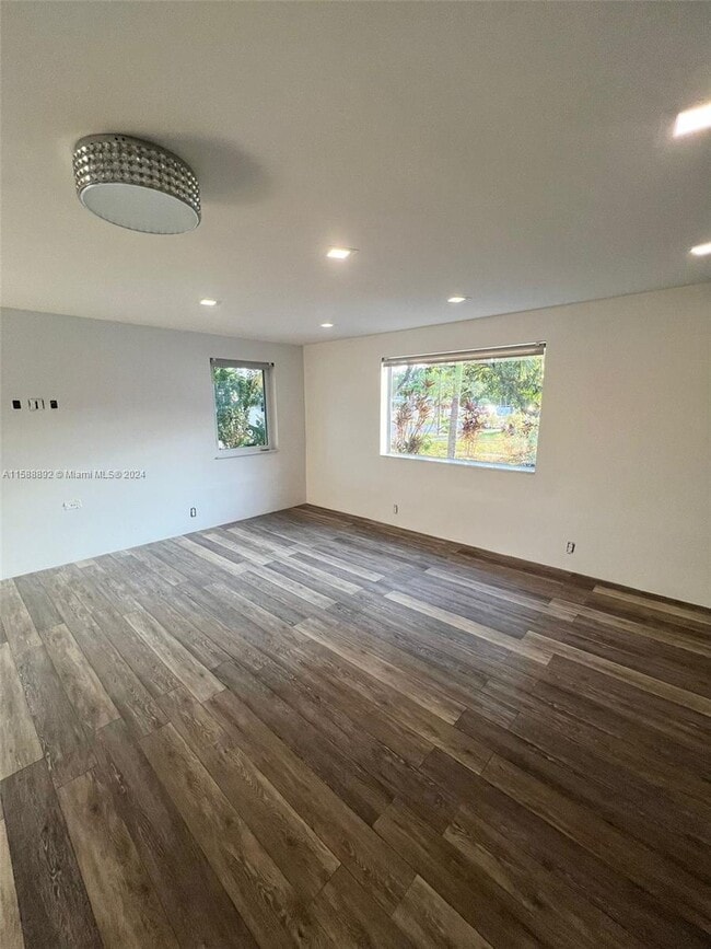 Building Photo - 205 NW 128th St