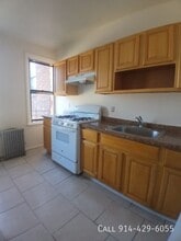Building Photo - 288 Hawthorne Ave