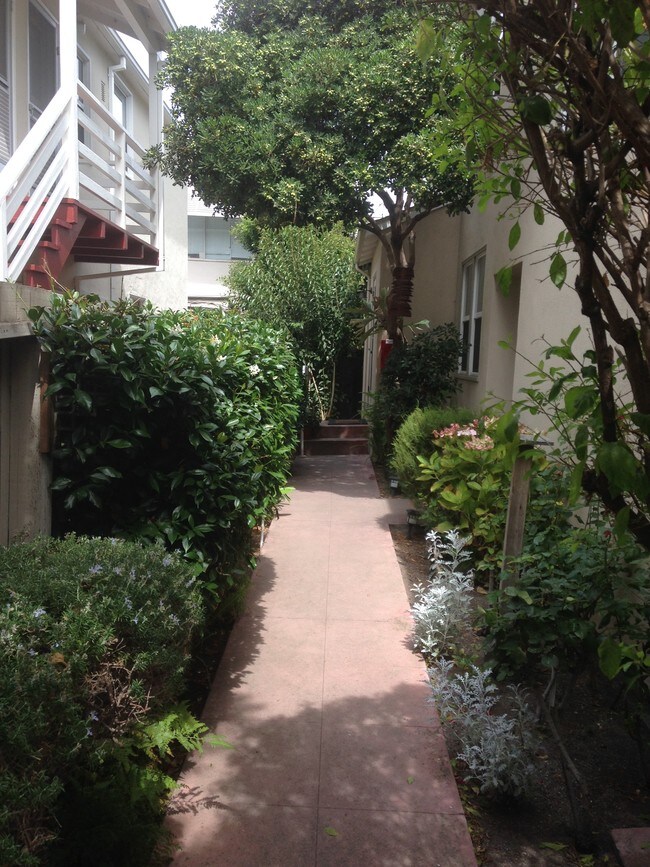 Entrance - 32 N Ellsworth Ave