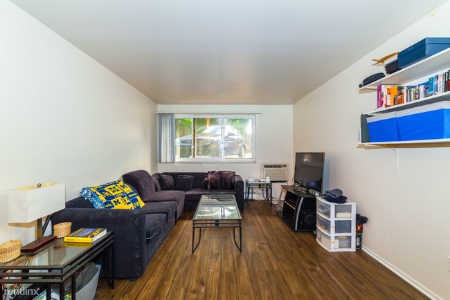Foto del edificio - 824 McKinley Ave