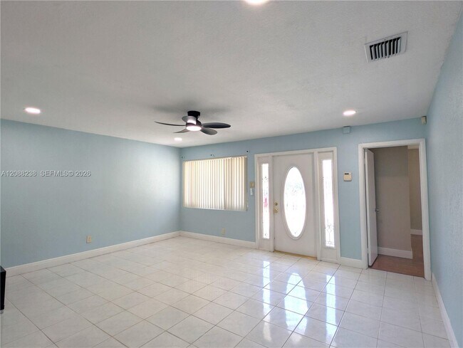 Foto del edificio - 2912 Sunshine Blvd