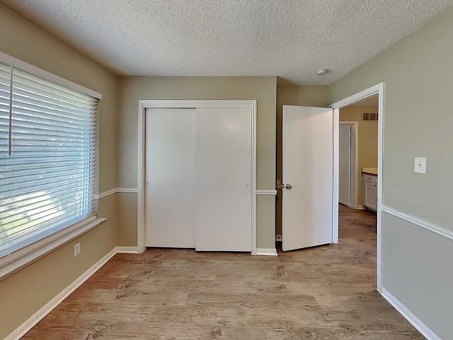 Foto del edificio - 4110 Devon Ct