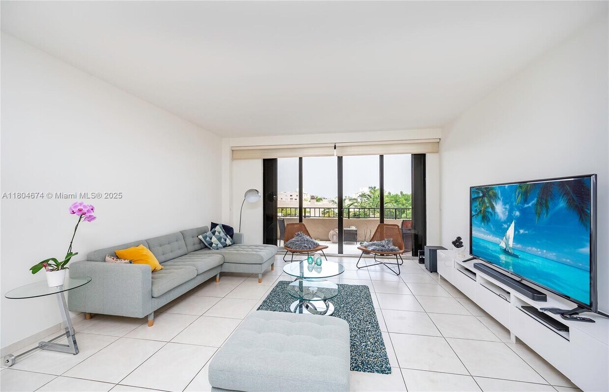 Foto principal - 151 Crandon Blvd