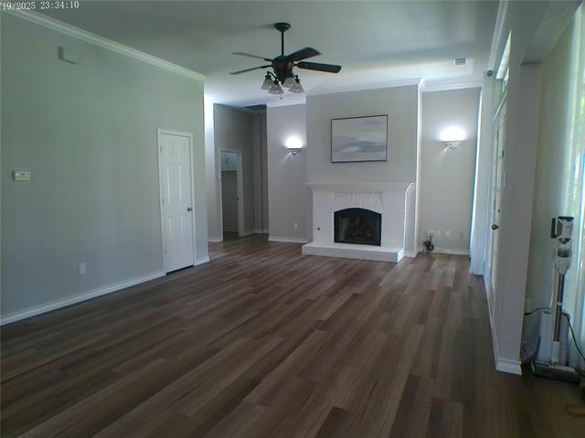 Building Photo - 8102 Luna Dr