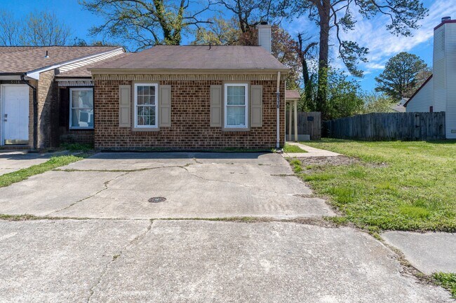 Building Photo - 5116 Condor St
