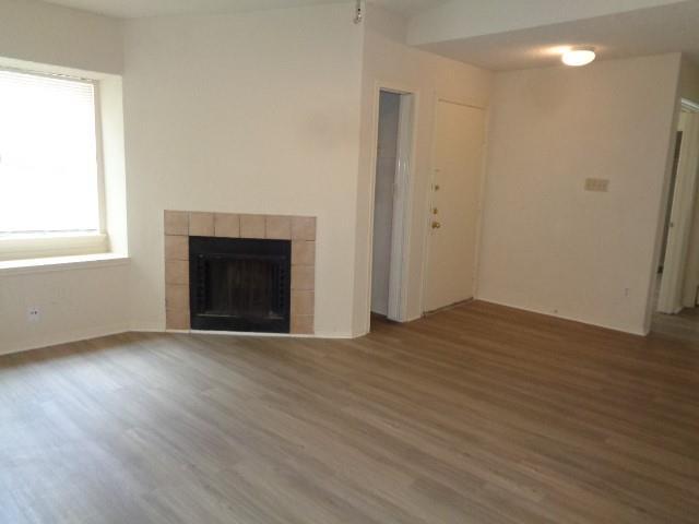 Foto del edificio - 5531 Farley Dr