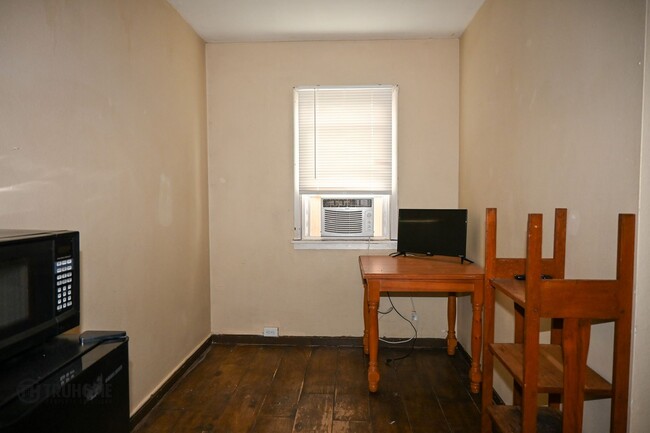 Building Photo - Applewood Apartments