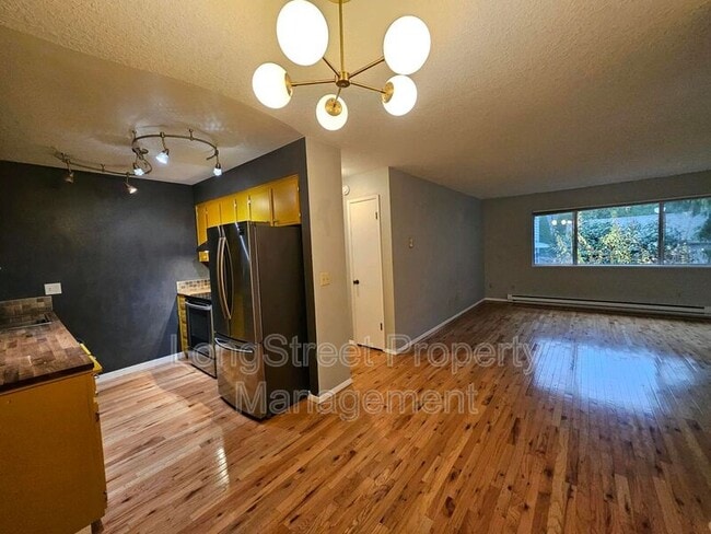 Foto del edificio - 4620 NE Broadway