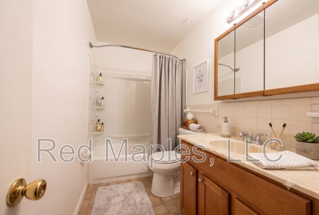 Building Photo - 4006 Esseldale Dr