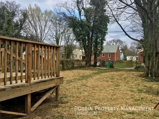 Building Photo - Renovated 3BD: Fenced Yard - Walk to VCU &...