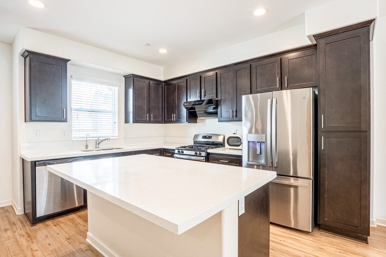 Foto principal - 3556 W Savanna St