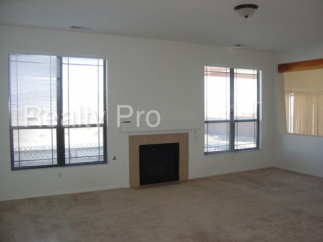 Building Photo - 620 3rd Ave NW