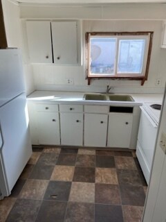 Building Photo - 870 Eden Dr