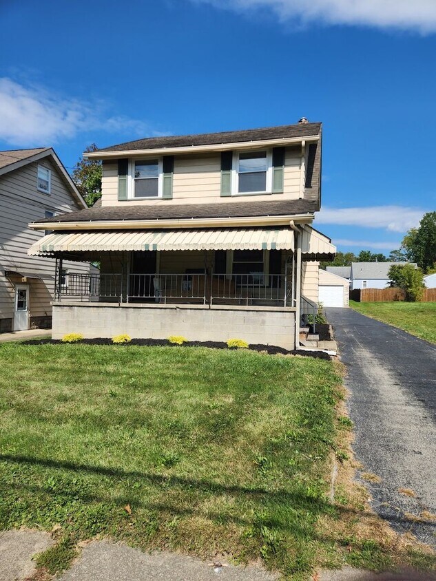 Primary Photo - 3 Bedroom Home