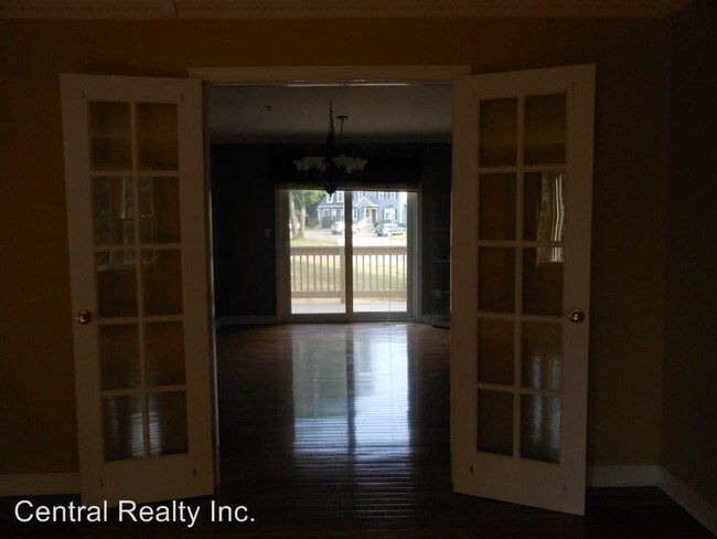Building Photo - 14 Shoal Creek Rd