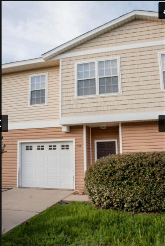 Primary Photo - 152 Iron Horse Dr E