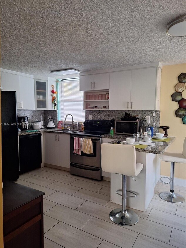 Foto principal - 2485 NE 135th Terrace