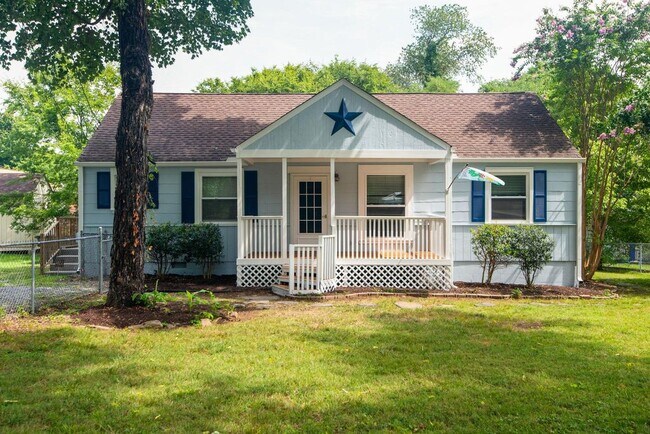 Foto del edificio - 1215 Kenmore Pl