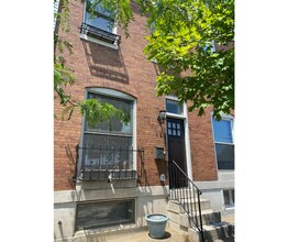 Building Photo - 146 N East Ave