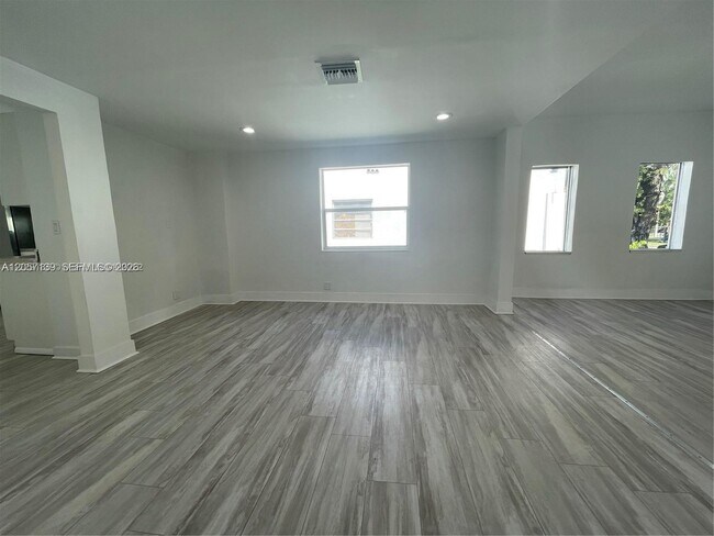 Foto del edificio - 1522 SW 10th St