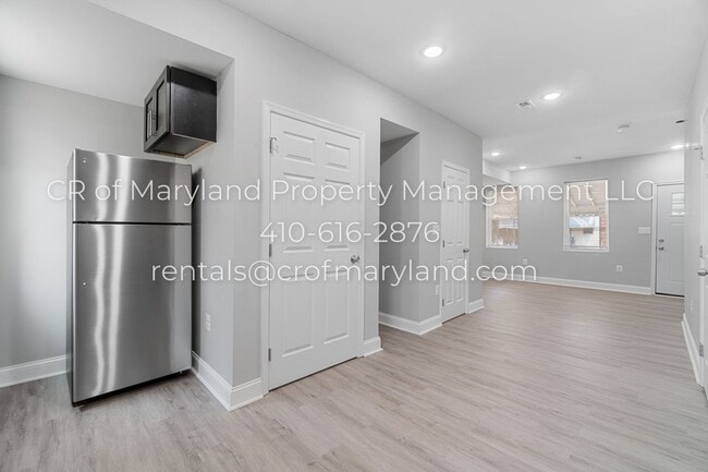 Building Photo - You've got to see it! $1000 off move in sp...