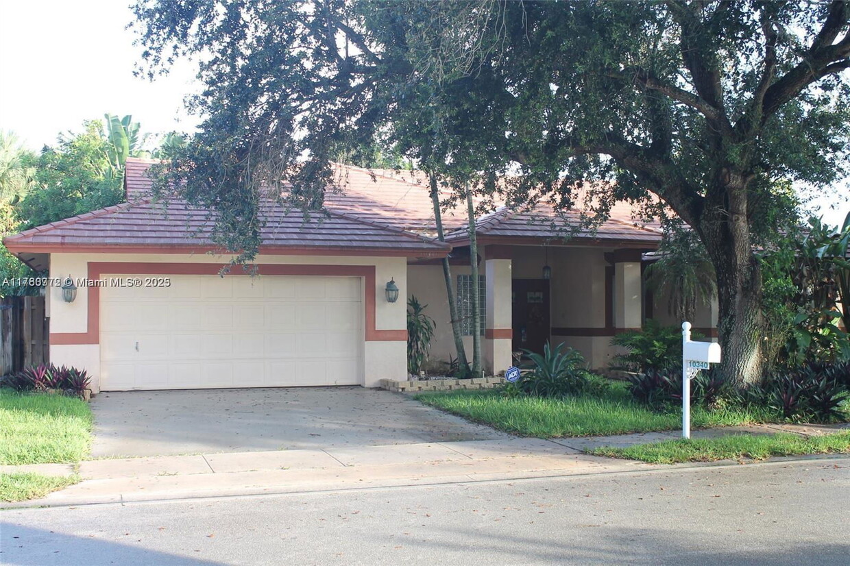 Foto principal - 10340 SW 15th St