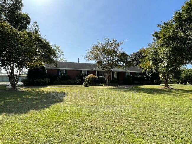 Foto del edificio - 2995 Government Rd