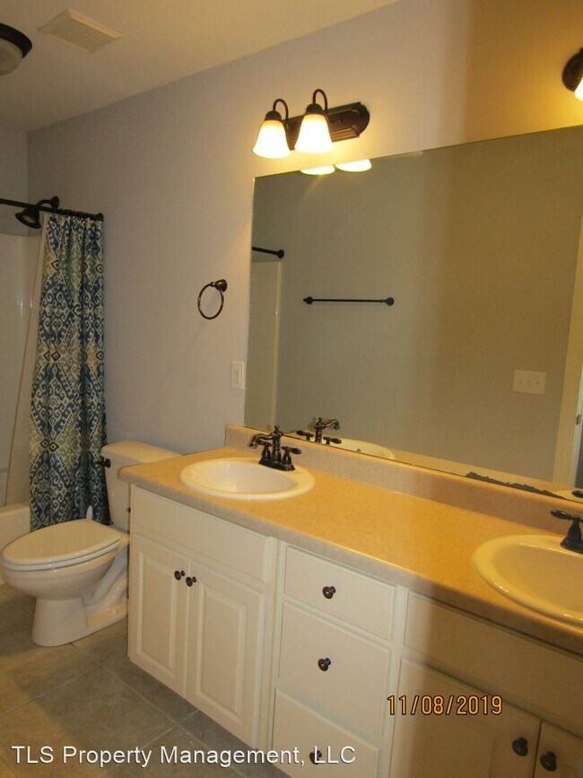 Building Photo - 5 br, 2.5 bath House - 109 Saint Andrews P...