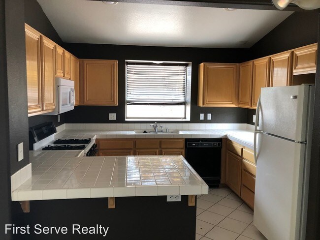 Building Photo - 6625 Rancho Santa Fe Dr