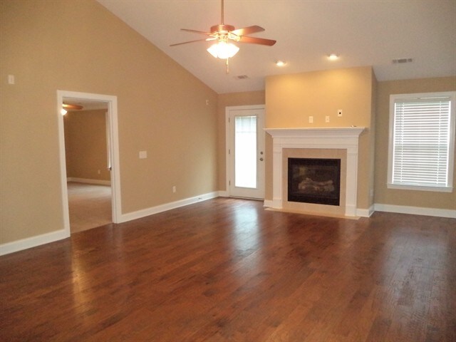 Foto del edificio - 1750 Bonnie Roach Ln