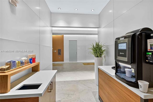 Foto del edificio - 88 SW 7th St