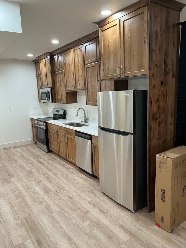 Foto del edificio - 818 W Mnr Crst Ln