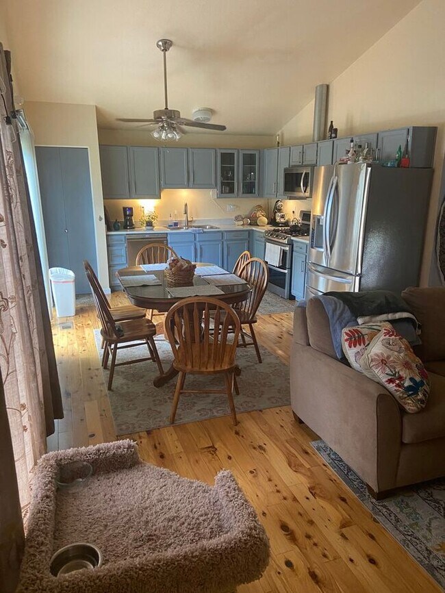 Foto del edificio - Charming 4 bed, 2 bath Home in Fort Collins