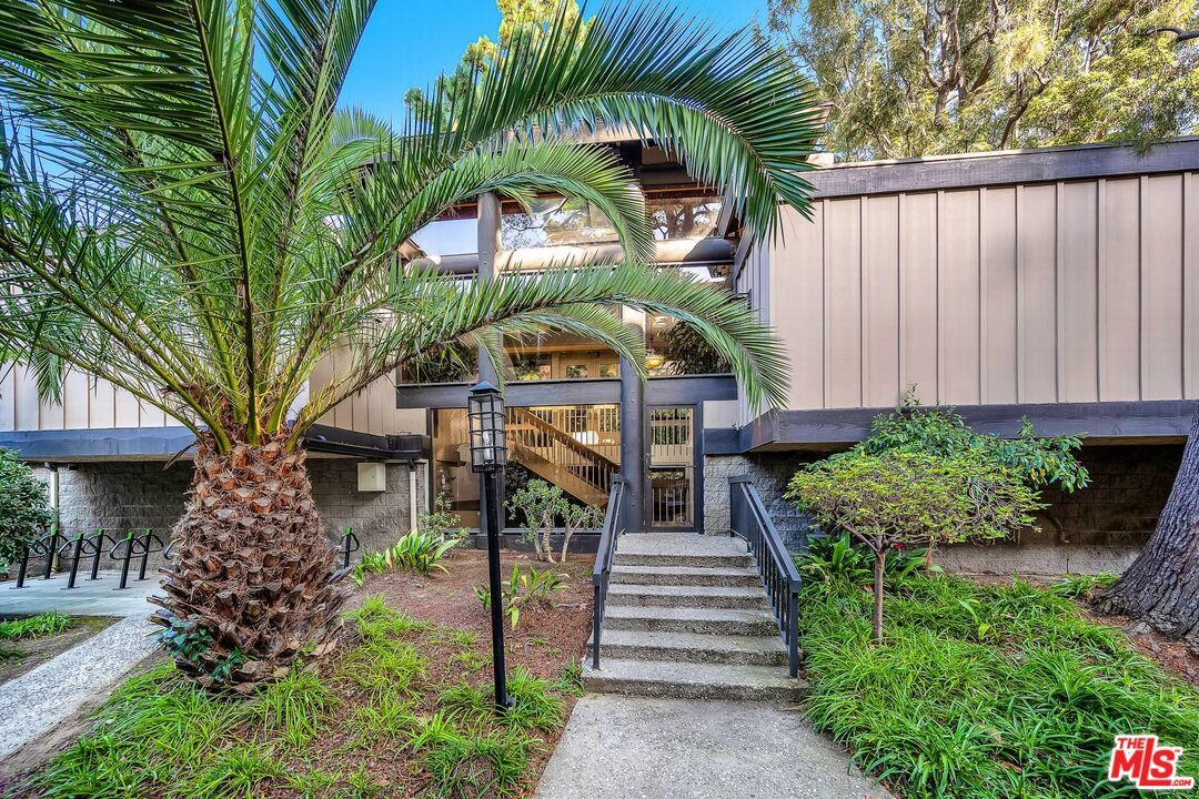 Primary Photo - 5119 Raintree Cir