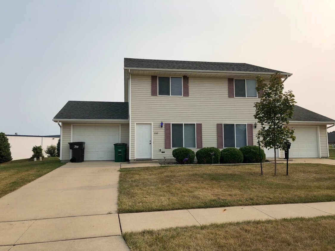 840 Edgewater Dr, Polk City, IA 50226 House Rental in Polk City, IA