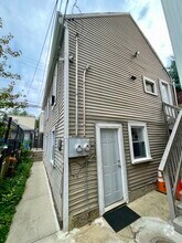 Building Photo - 2227 W 19th St