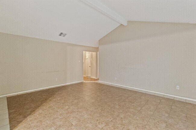 Building Photo - 15841 Ridgeroe Ln