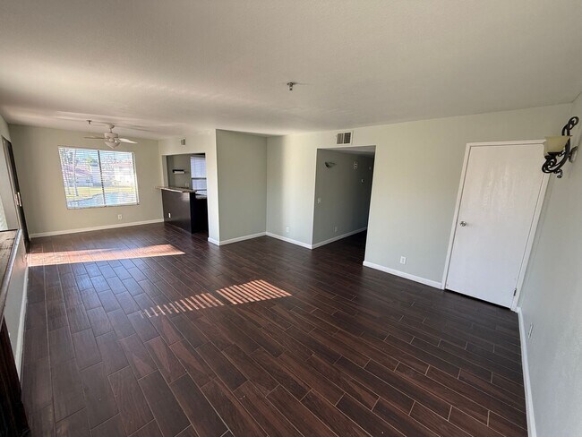 Building Photo - Beautiful Condo by the Lake