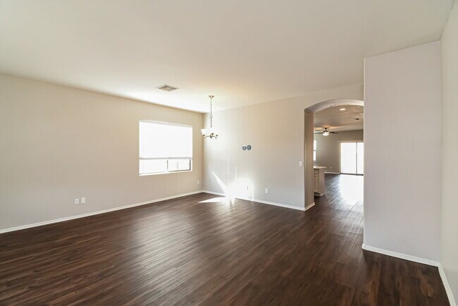 Foto del edificio - 9836 W Crown King Rd