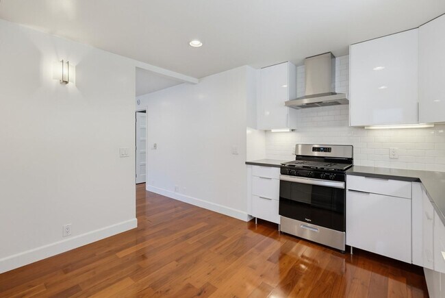 Foto del edificio - 1470 Rosecrans St