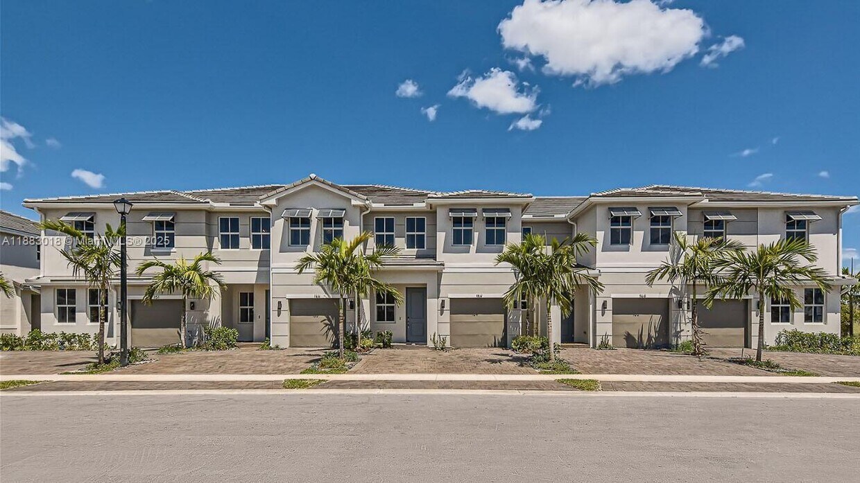 Foto principal - 17132 SW 2nd Cir