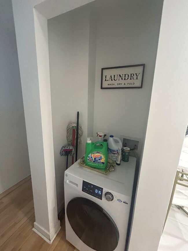 Photo du bâtiment - 3010 Rue Goyer