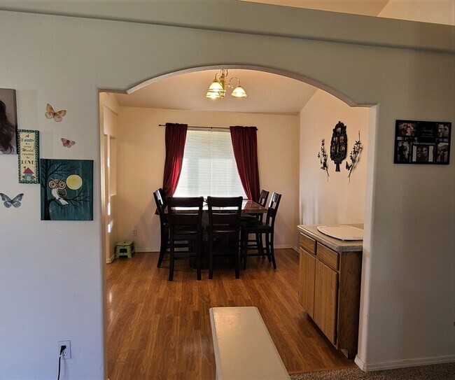 Building Photo - Updated ranch with a finished basement