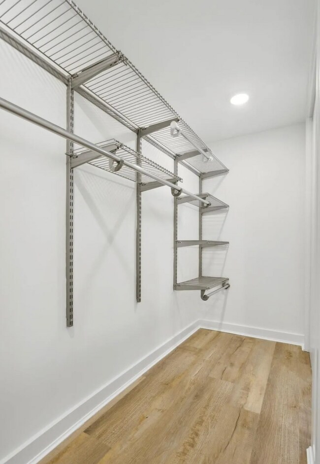 Foto del edificio - 721 N Dekalb St