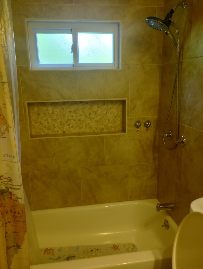 Foto del edificio - 5711 Stillwell Rd